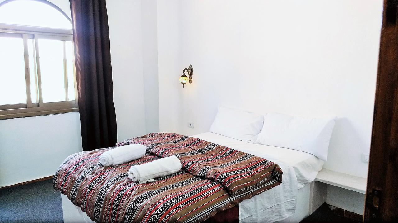 Petra Bedouin Bed&Breakfast Bed and Breakfast Wadi Musa Esterno foto
